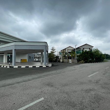 No 61 Nazirin Homestay Tmn Indah Raya 2 Manjung لومو المظهر الخارجي الصورة
