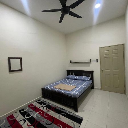 No 61 Nazirin Homestay Tmn Indah Raya 2 Manjung لومو المظهر الخارجي الصورة