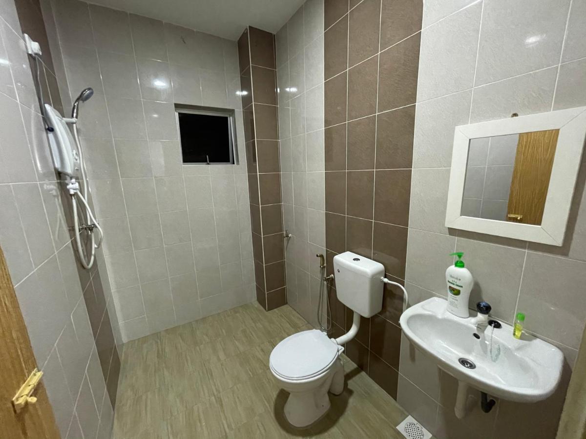 No 61 Nazirin Homestay Tmn Indah Raya 2 Manjung لومو المظهر الخارجي الصورة