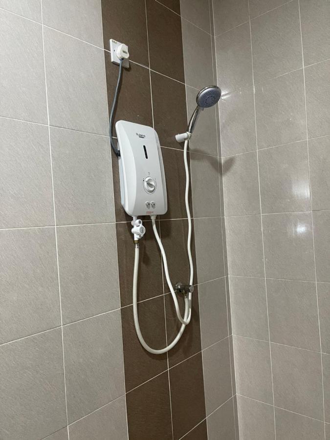No 61 Nazirin Homestay Tmn Indah Raya 2 Manjung لومو المظهر الخارجي الصورة
