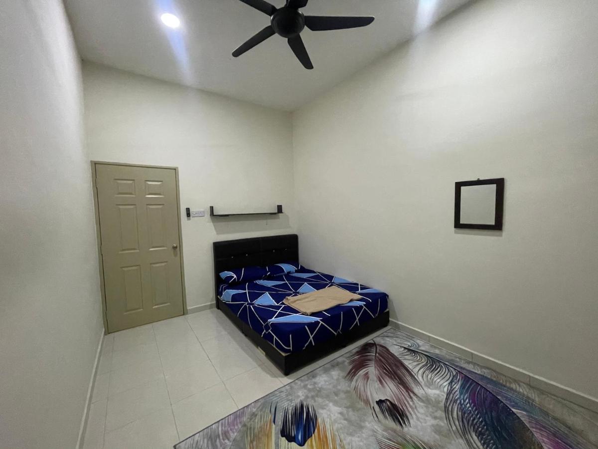 No 61 Nazirin Homestay Tmn Indah Raya 2 Manjung لومو المظهر الخارجي الصورة